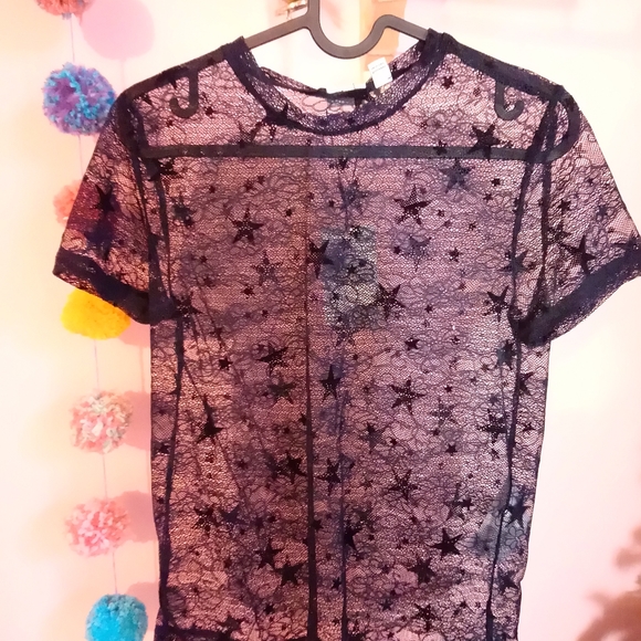 Sheer lace top - Picture 1 of 4